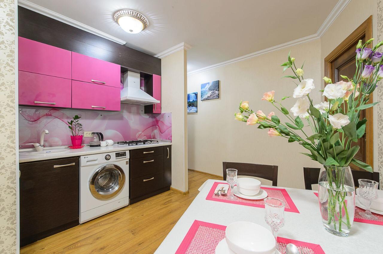 Ferienwohnung Золотой Квадрат Шевченко 75 Almaty Exterior foto